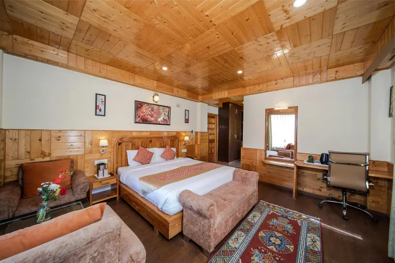 Base Cottage room Centrally Heated with Balcony