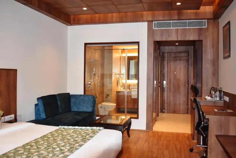 Club Room Valley View with Balcony