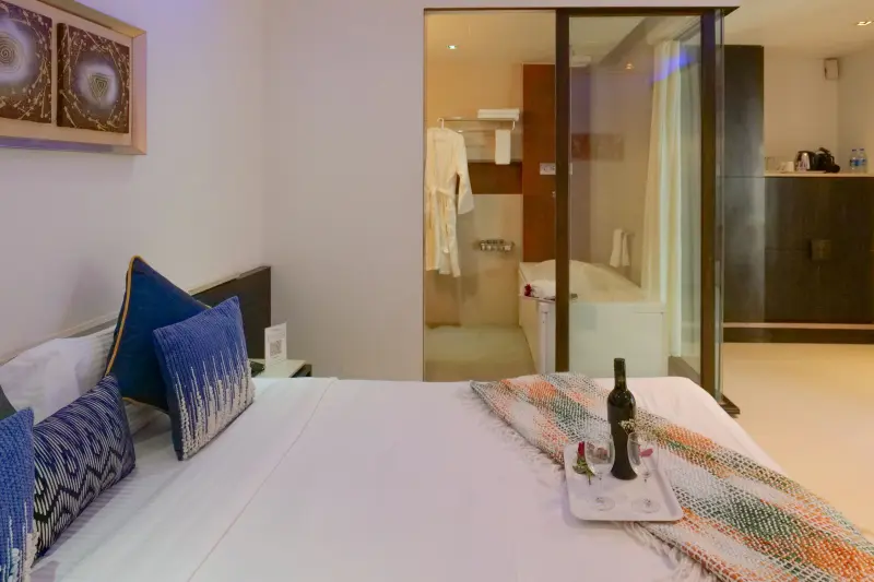 Deluxe Room with BathTub