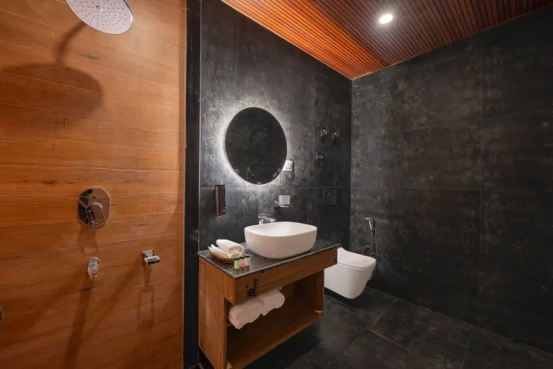 Myst Room with Private Jacuzzi and Balcony Image