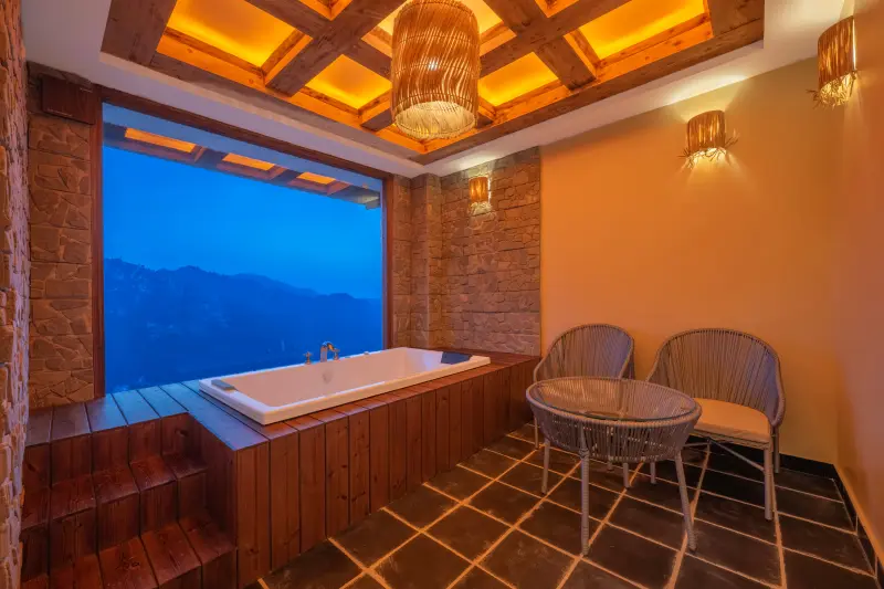 Luna Room with Bathtub and Balcony Image