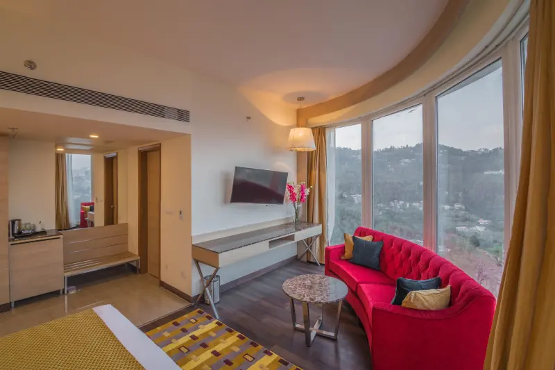 Panoramic Room Valley View Image