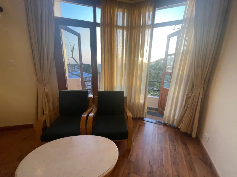 Super Deluxe Room with Small Balcony and Bathtub Image